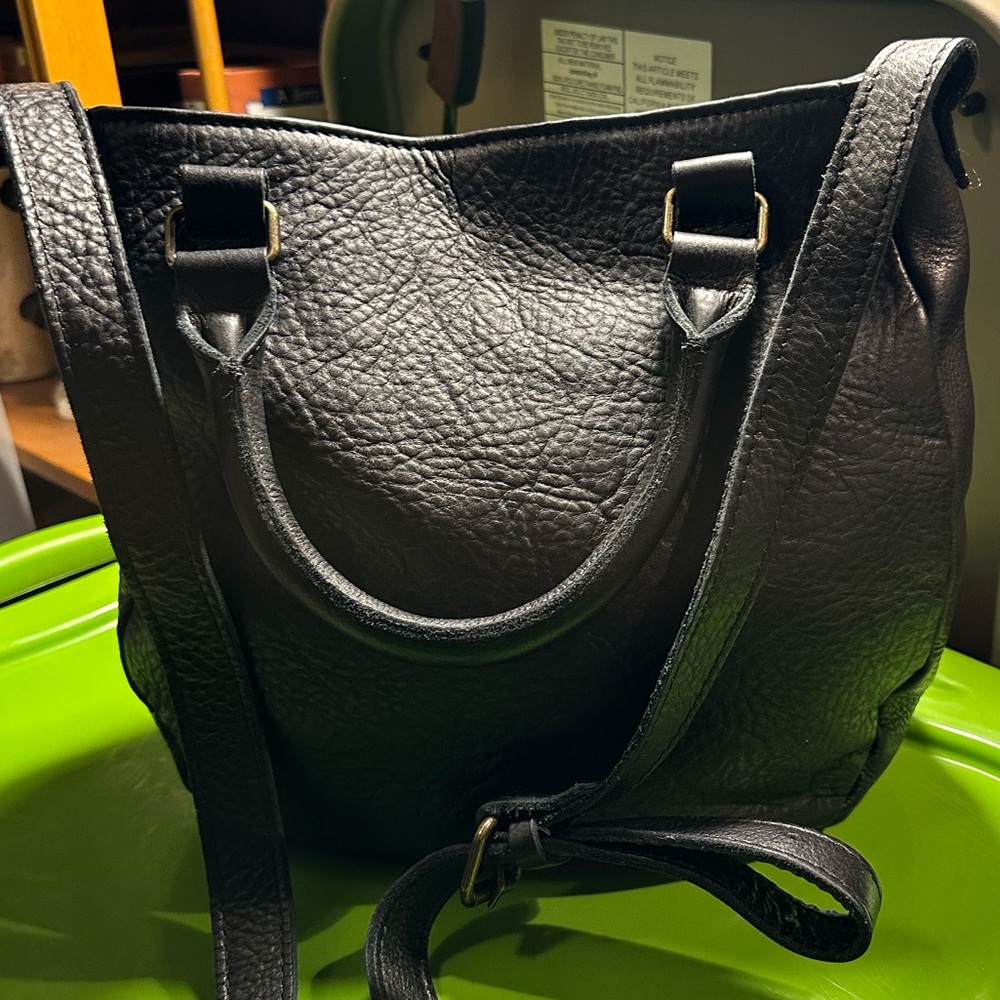 Chic Black Leather Shoulder Bag